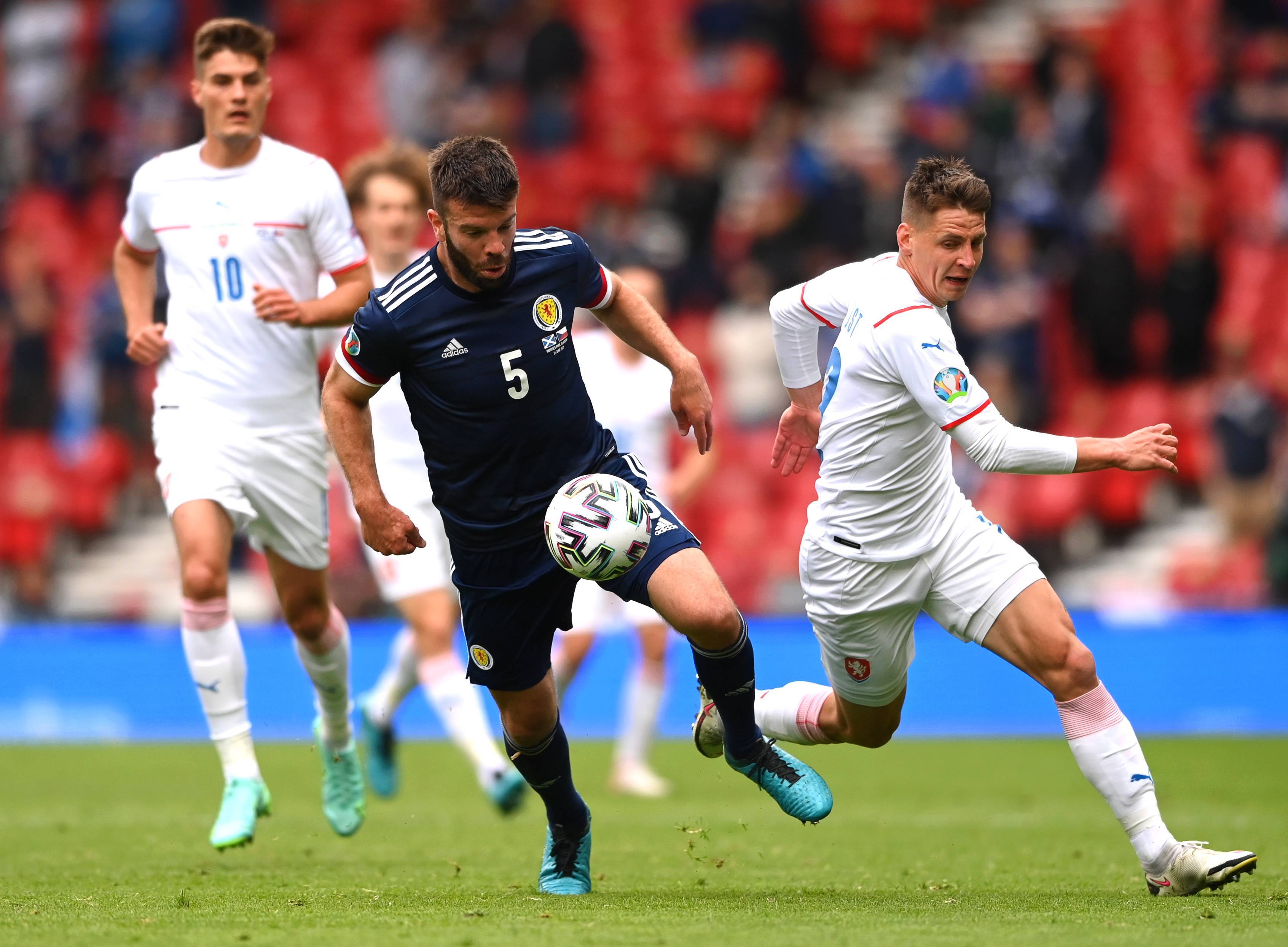 誉为一项充 誉为一项充