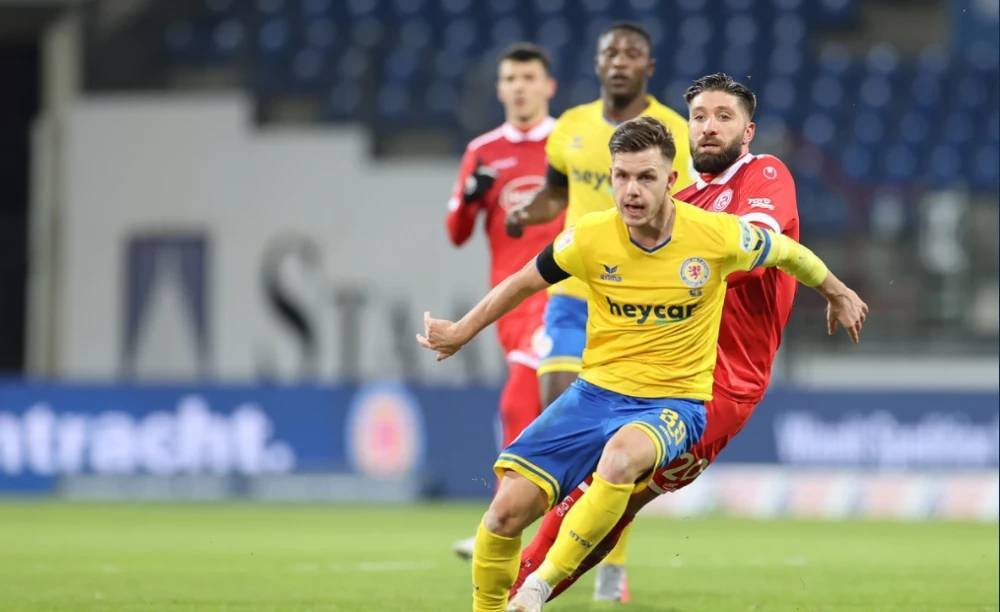 科斯塔以其 科斯塔以其